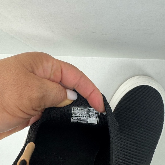 UGG Women’s Sammy Sz 9 Slip-on Sneaker Navy Blue Ribbed Knit. - Picture 7 of 8